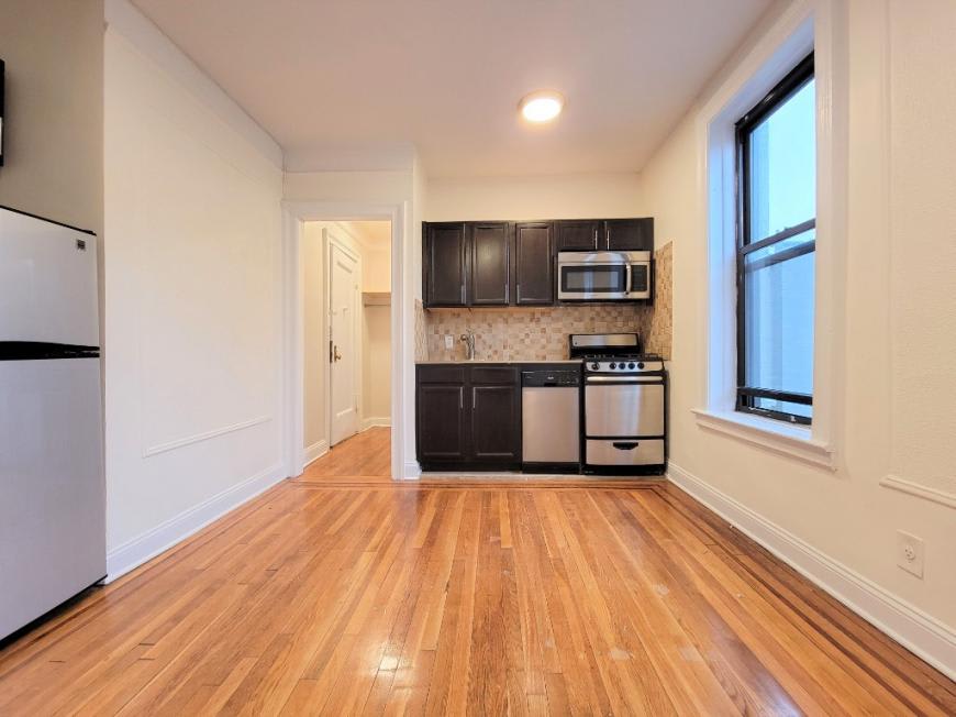 25-21 31st Ave