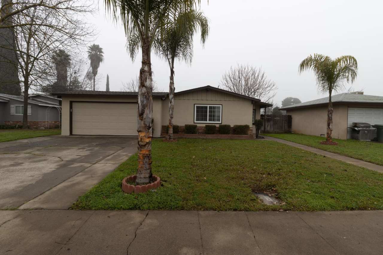 Beautiful 3 Beds 2 Baths House