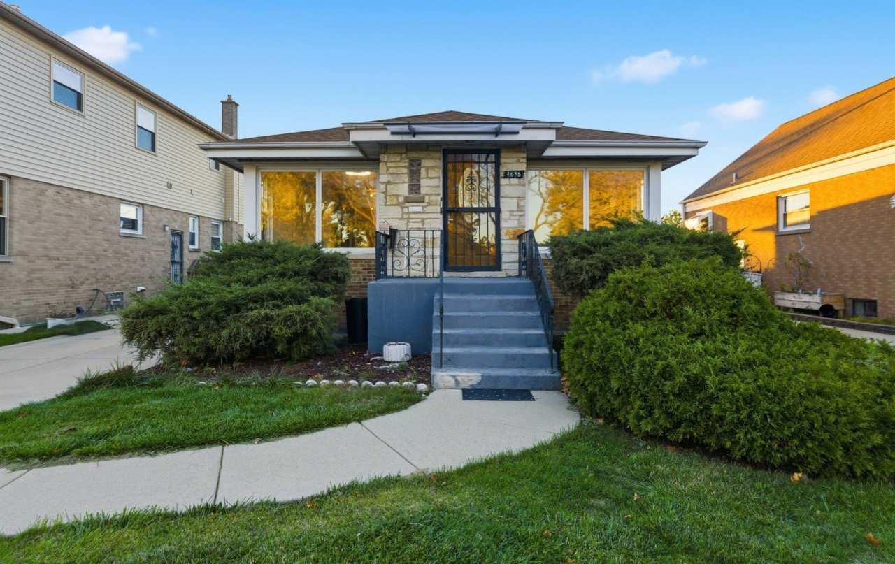 4656 N NARRAGANSETT Avenue