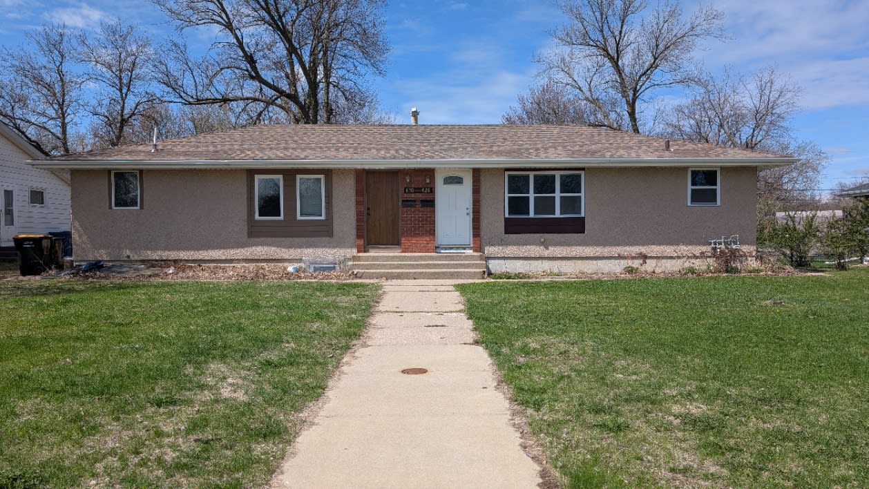 828 Apgar Street South