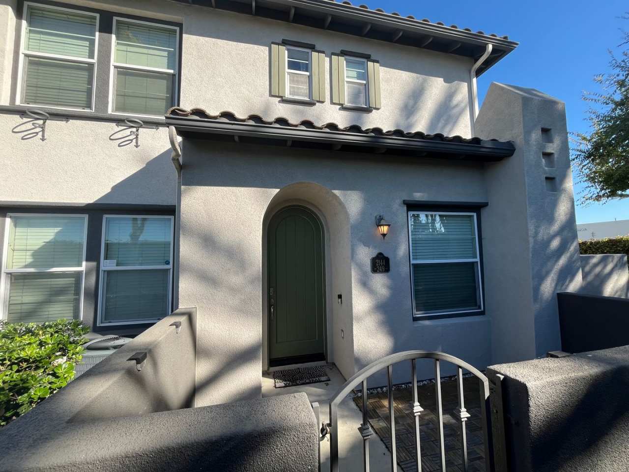 Beautiful corner unit townhome in the heart of Otay Ranch