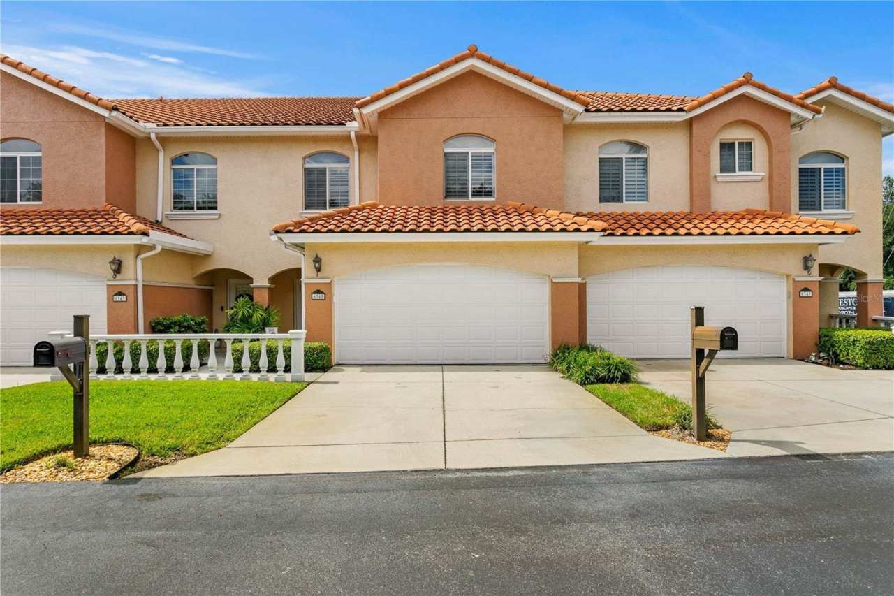 6345 Vista Verde Drive East