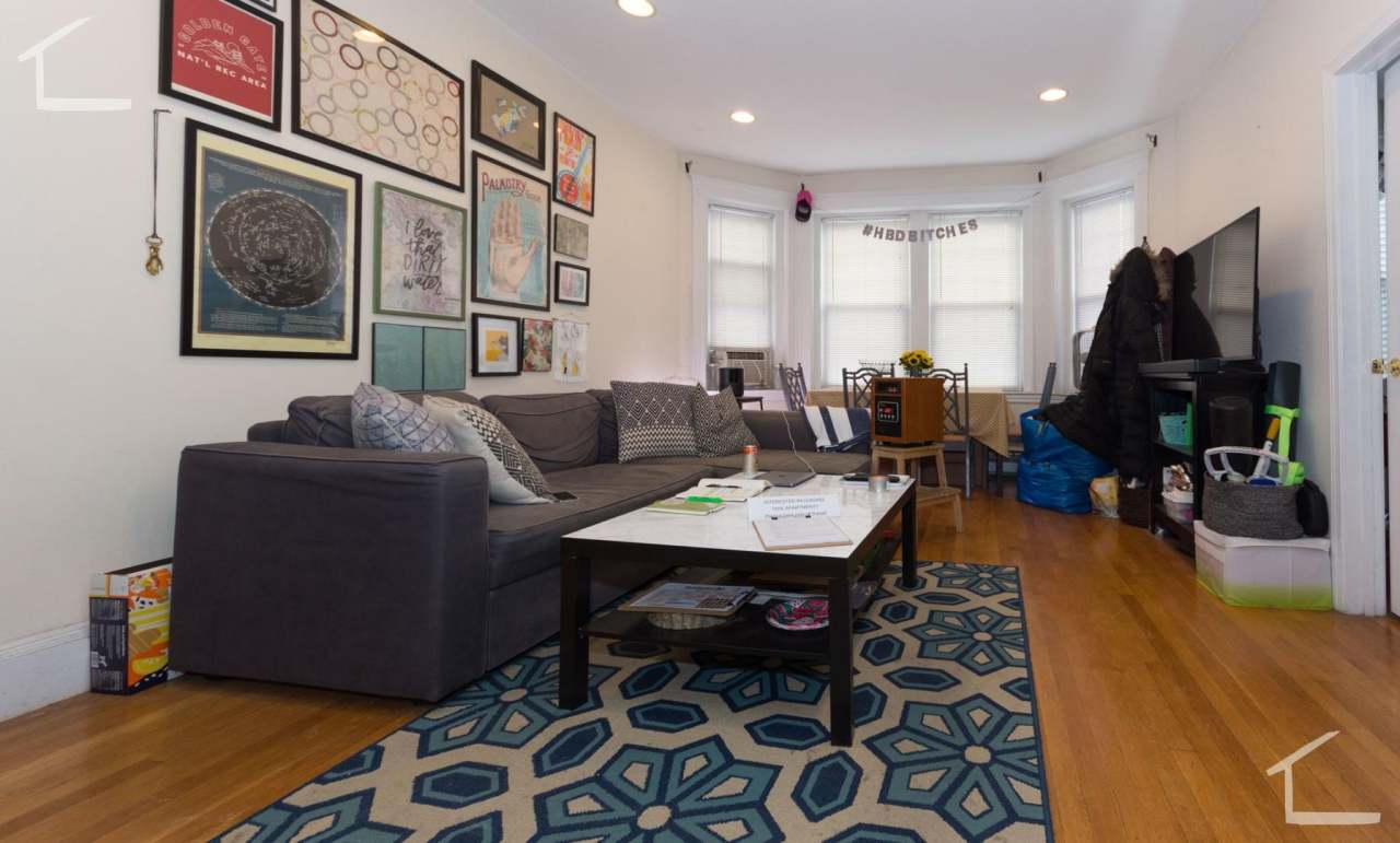 HOT BROOKLINE LISTING!!!!!