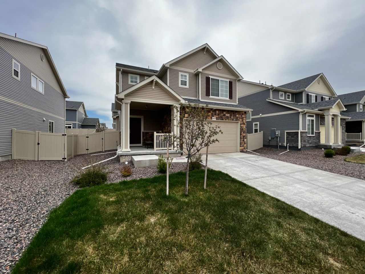 Stunning 4 bed 3.5 bath in Johnstown. Available NOW!