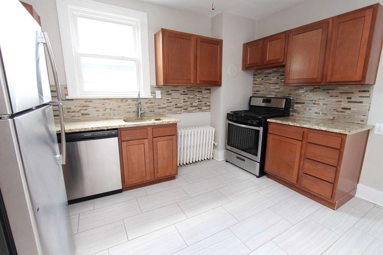 3556 BEECHWOOD BOULEVARDAPT 2