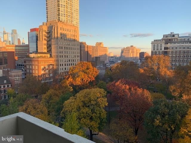 604 S WASHINGTON SQUARE