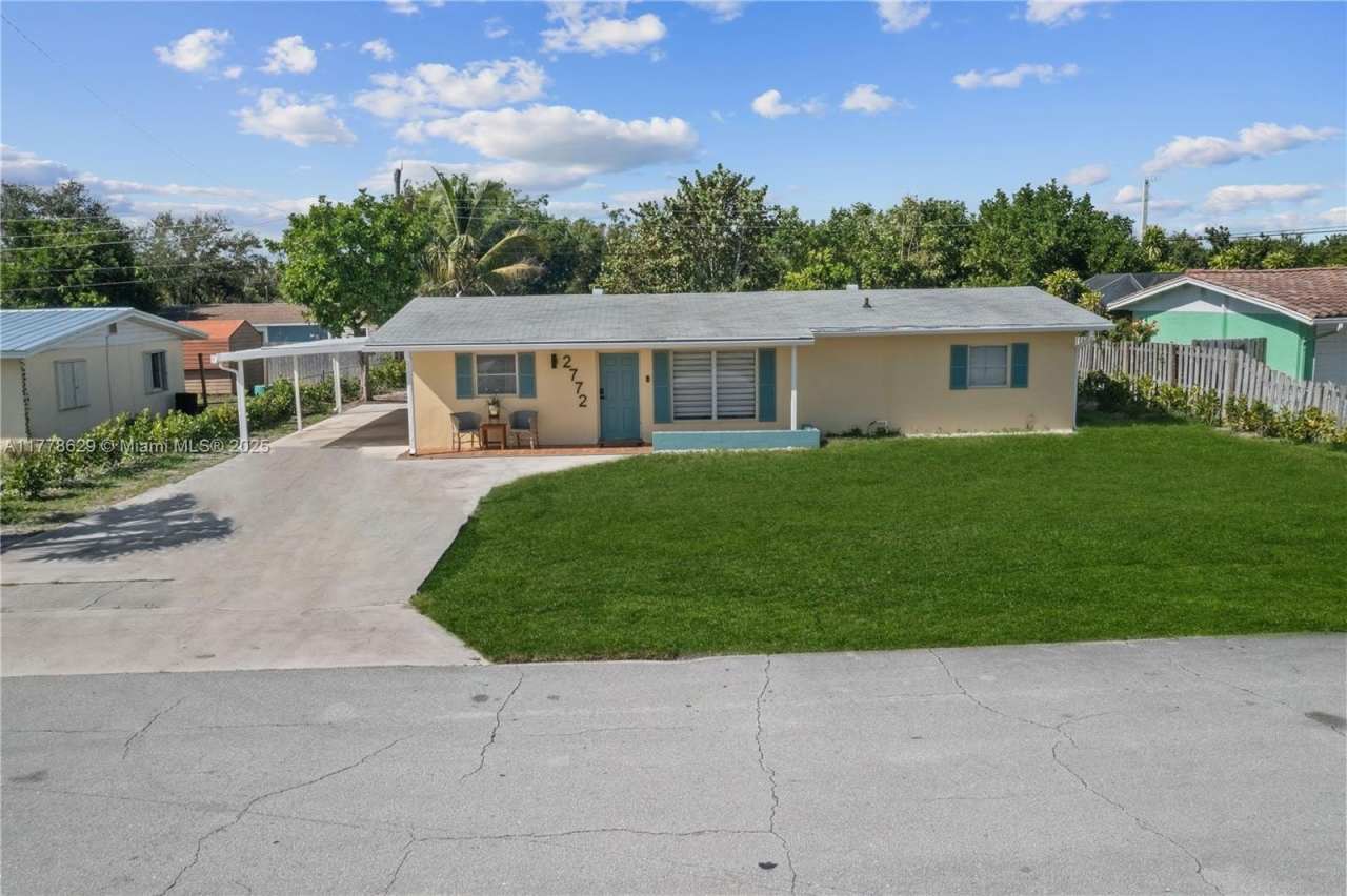 2772 NE Spruce Ridge Ave