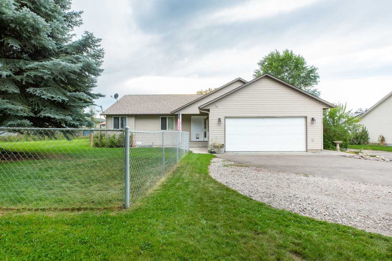 605 N. Curtis St. 3 BD | 2 BA | 1,156 sq ft | 2-Car Garage | Fenced Yard