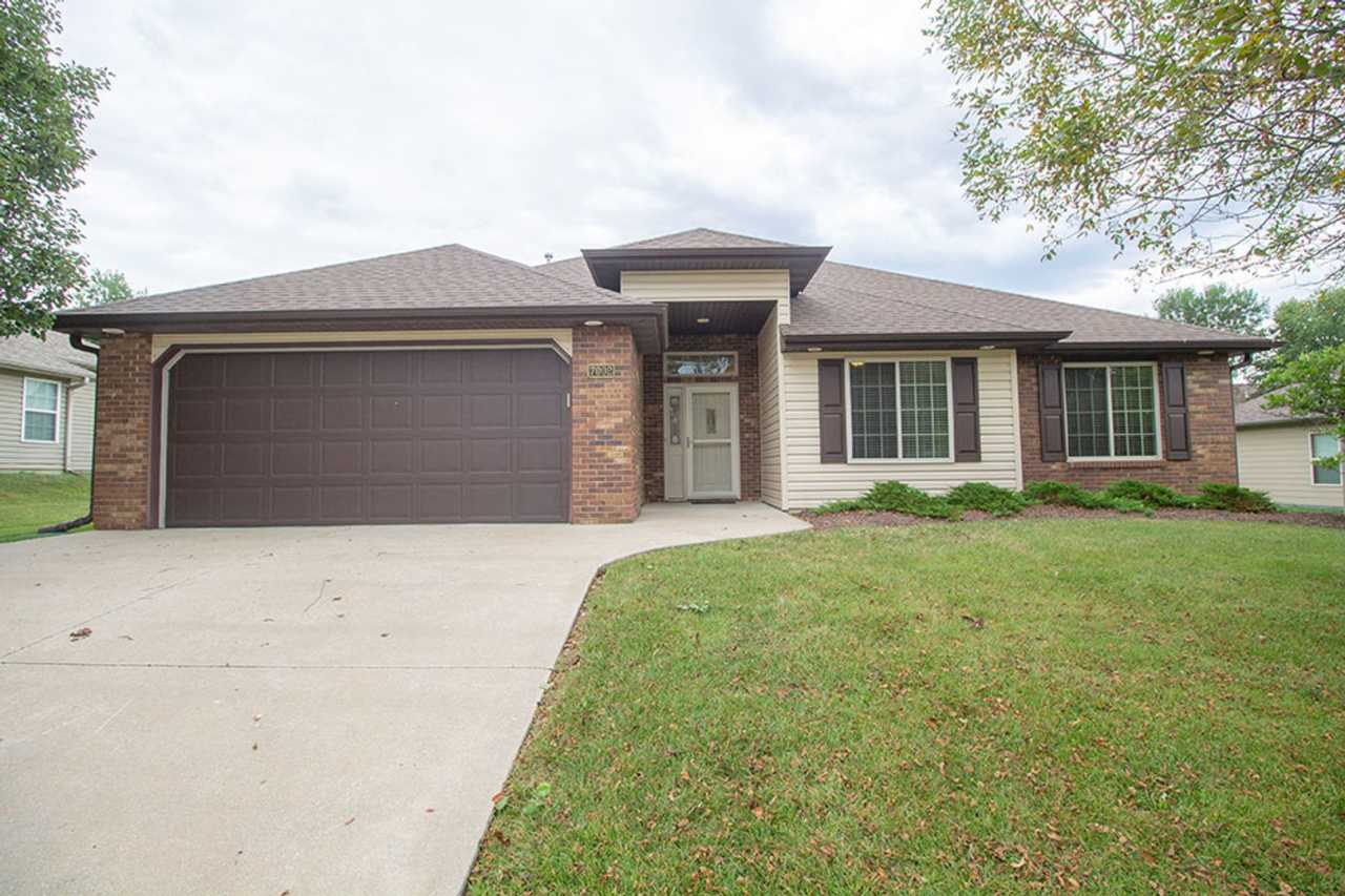 Elegant 3-Bedroom, 2-Bath Home with Spacious Backyard in Southwest Columbia