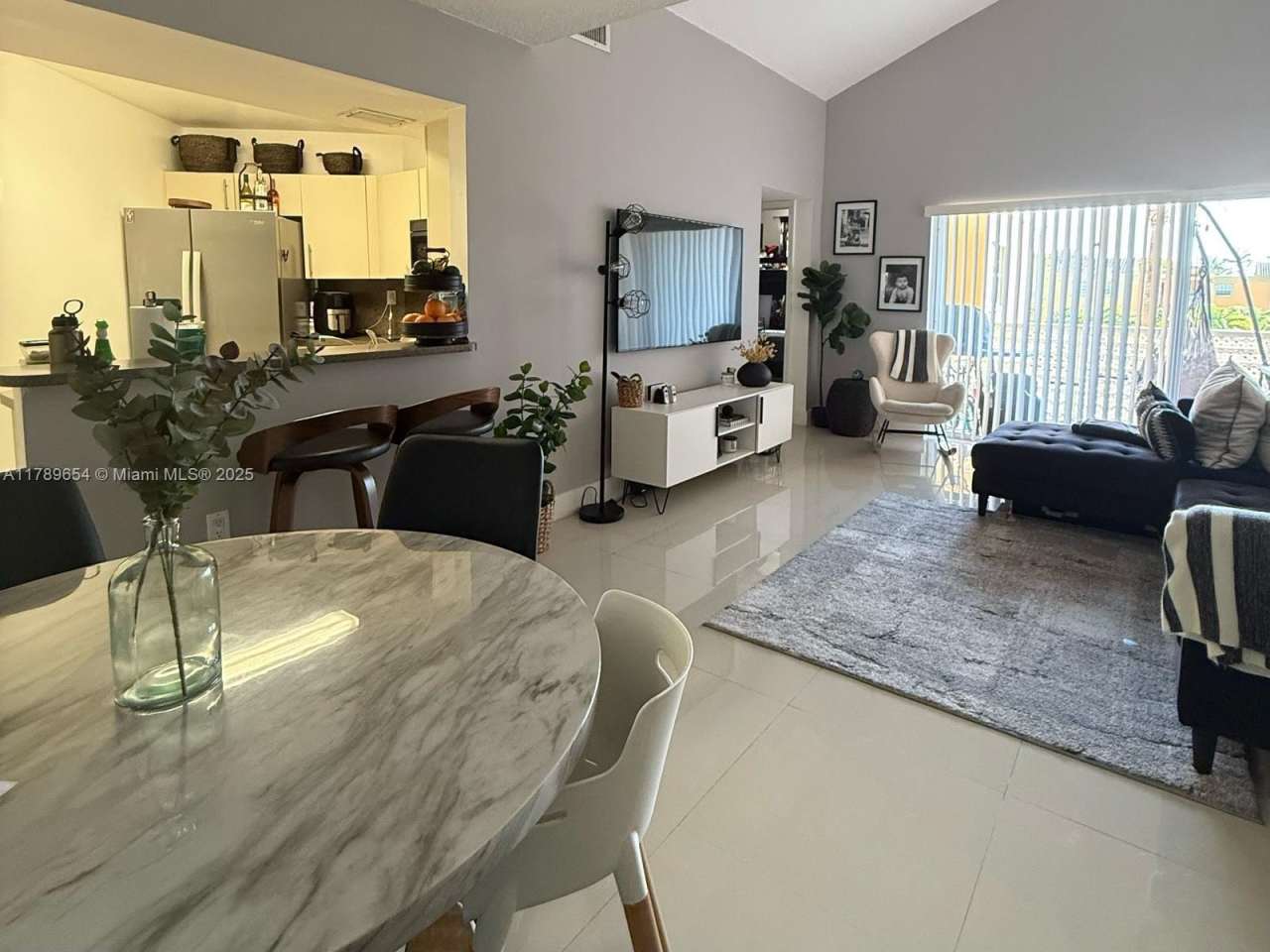9711 Fontainebleau Blvd