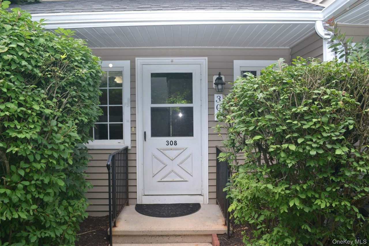 308 Covington Green Lane