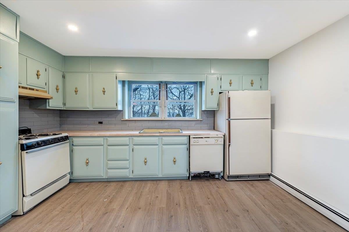 233 Glenbrook Avenue