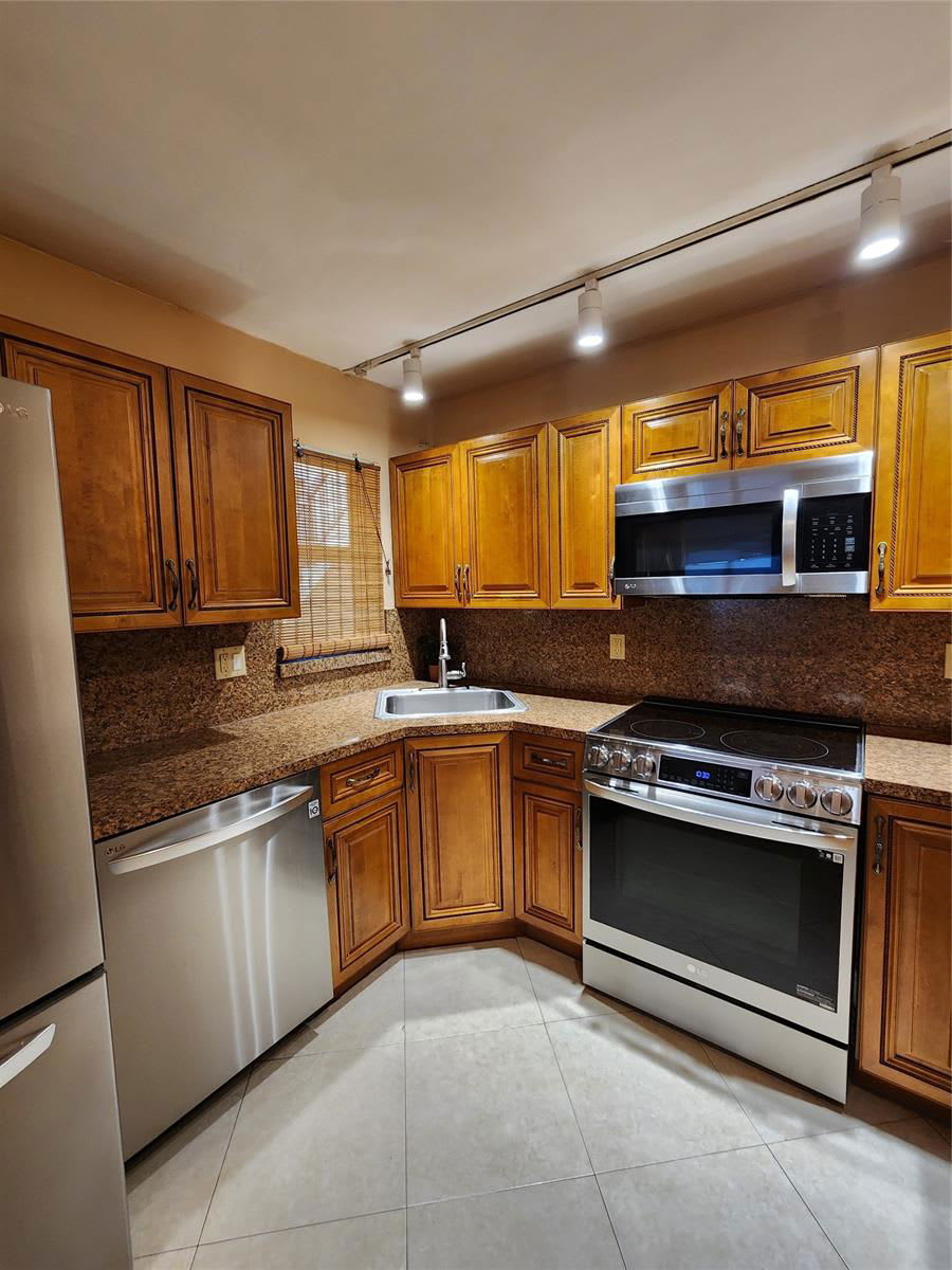 3277 Cocoplum Circle