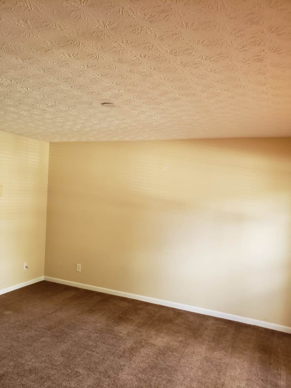 5792 Strathmoor Manor Circle