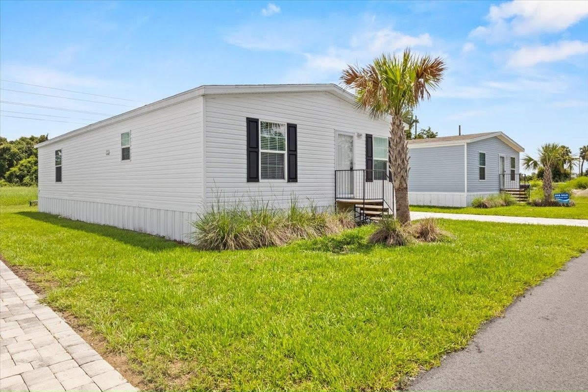 6711 Hidden Oaks Drive