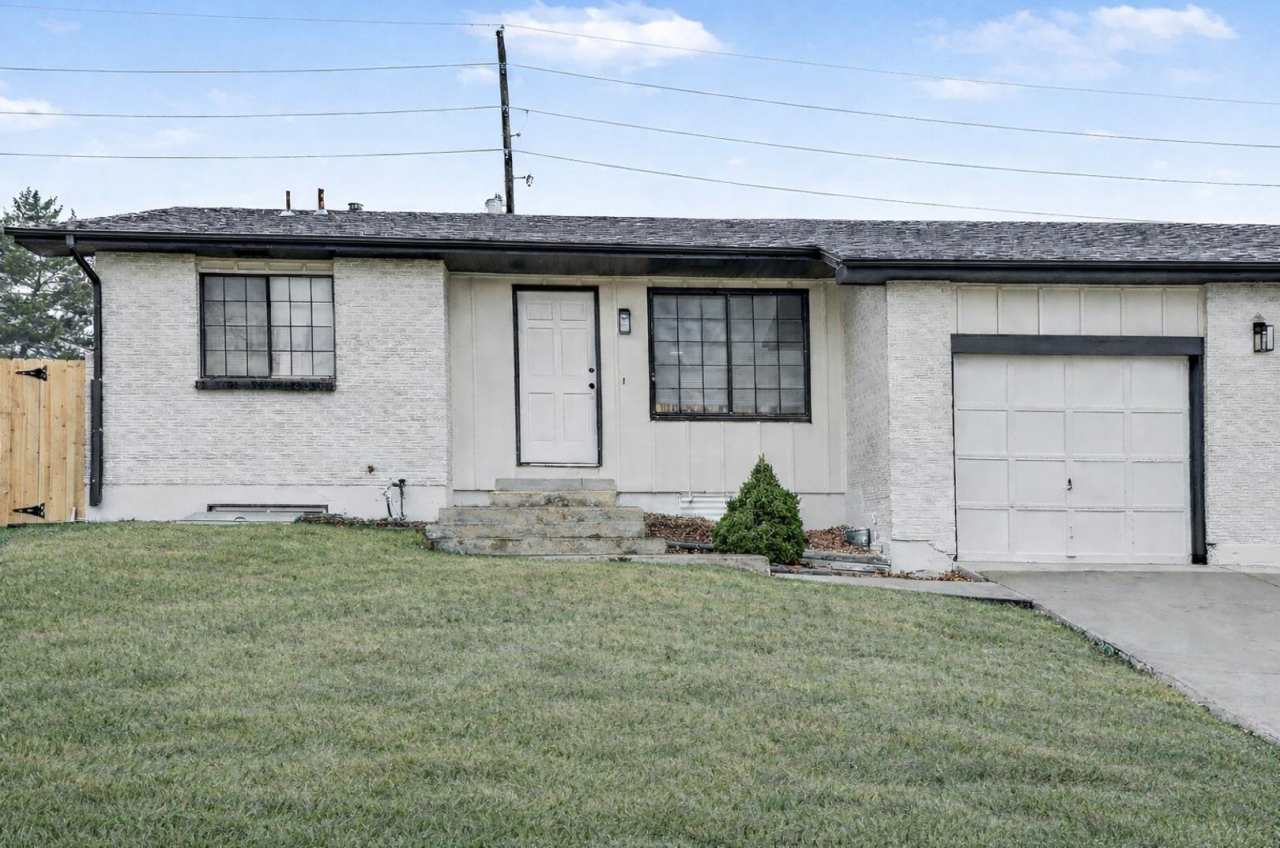 Renovated Duplex Available in Arvada!