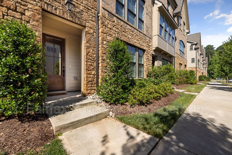 5707 Abingdon Ridge Place