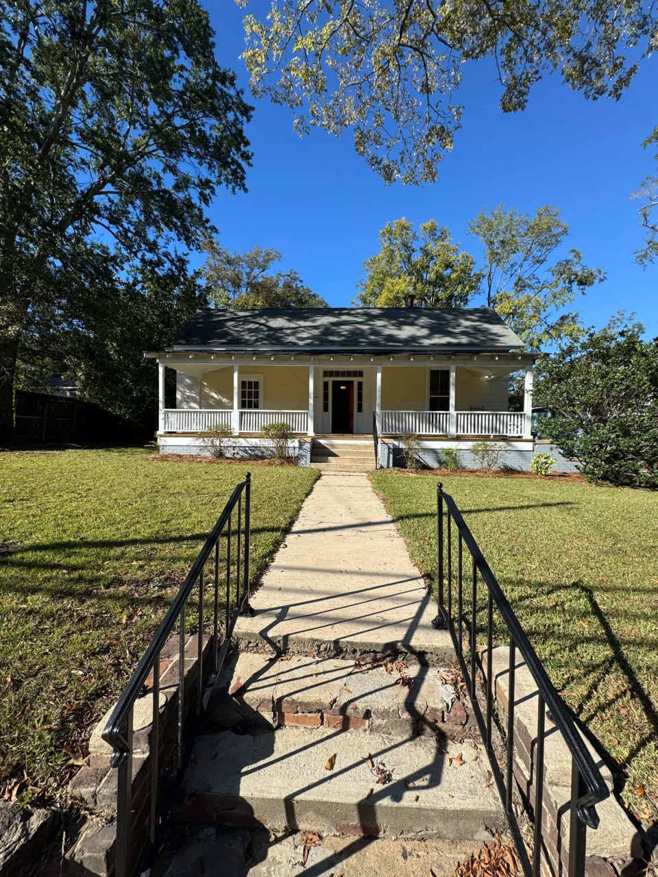 237 Cambridge Avenue East