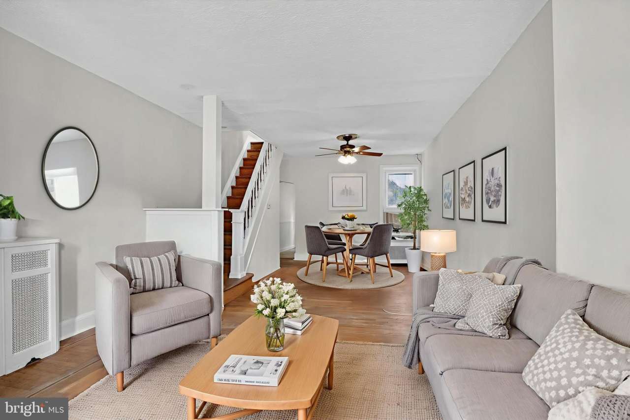 2343 E HUNTINGDON Street