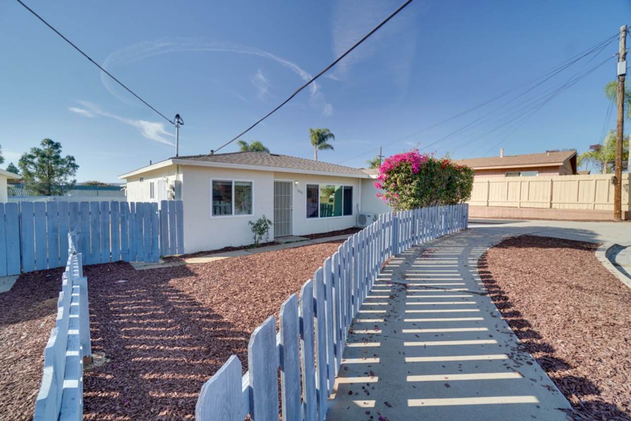 Coleen Ct - Gorgeous, Newly Remodeled 4 Bedroom 2 Bath House near Downtown El Cajon!