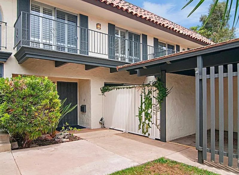 4052 Loma Riviera Cir