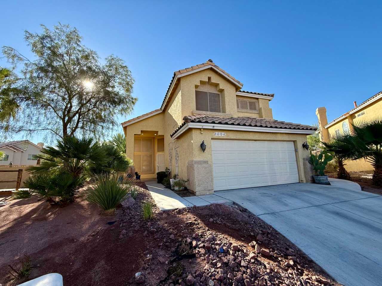 STUNNING 4BD/2.5BA SUMMERLIN HOME WITH POOL! MOVE IN BONUS!!