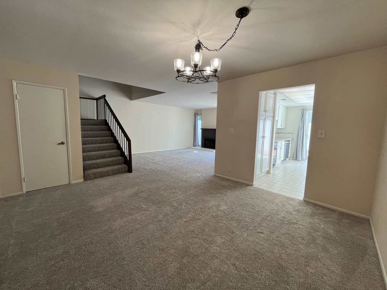 Northridge 3+2.5 w/community gym, pool + tennis court!