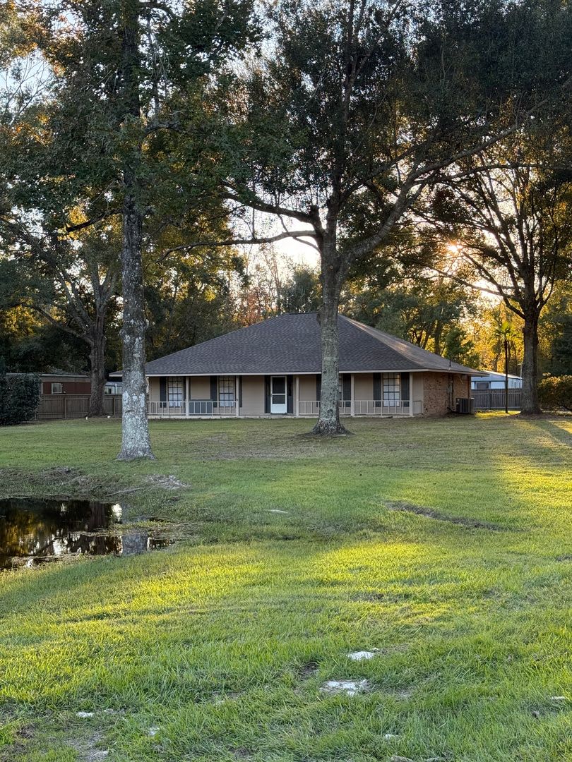 Must see this Beautiful Remolded 4 Bedroom 2.5 Bath Home in Walker