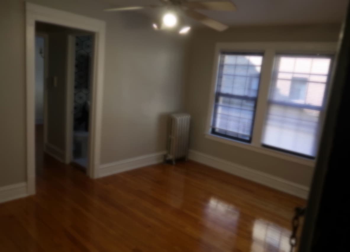 2619 West Gunnison Street