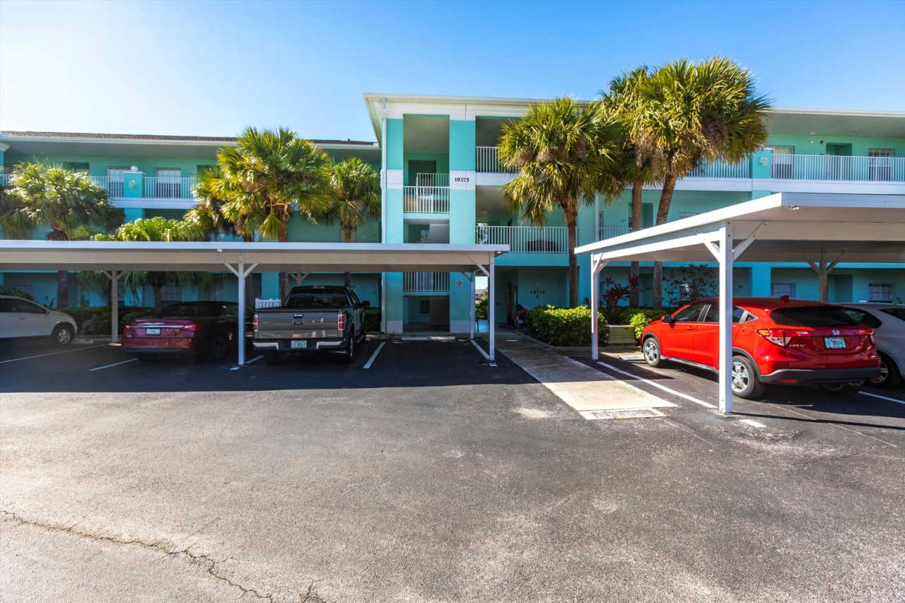 AMAZING CONDO IN WATERSIDE CLUB