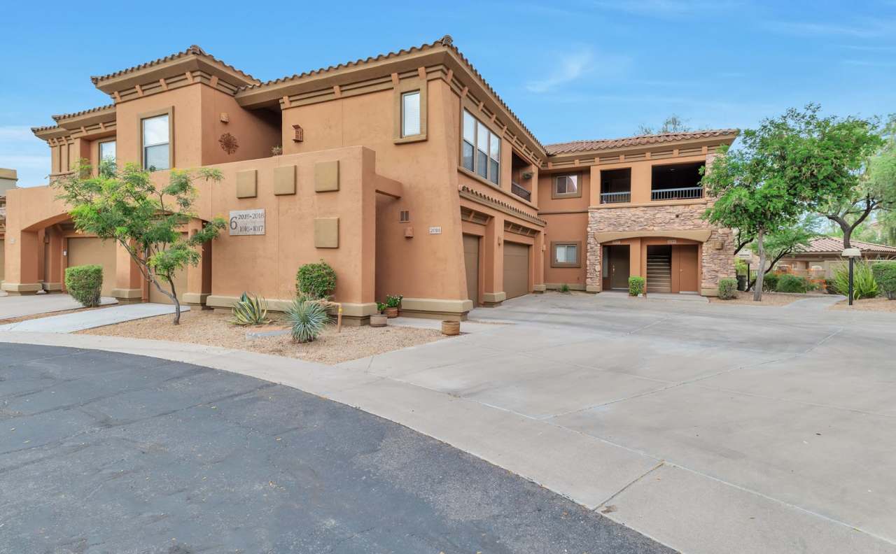 Charming Fully Furnished Grayhawk Condo