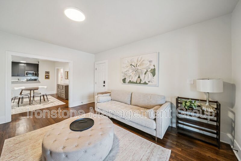 1435 S Peoria Ave #1/2