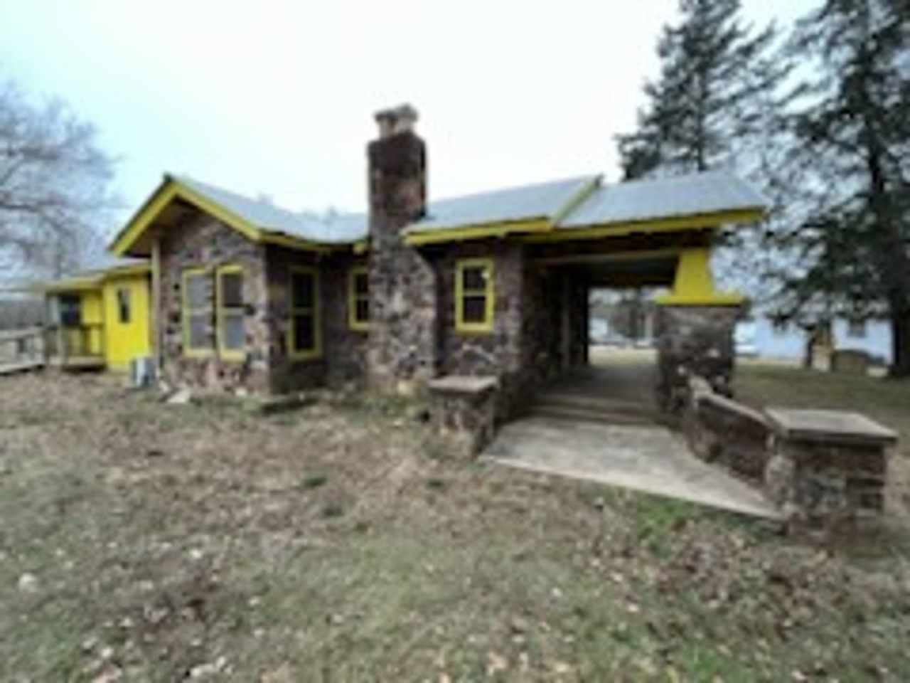 Come take a look at this 3-bedroom 2-bath home in New Blaine.