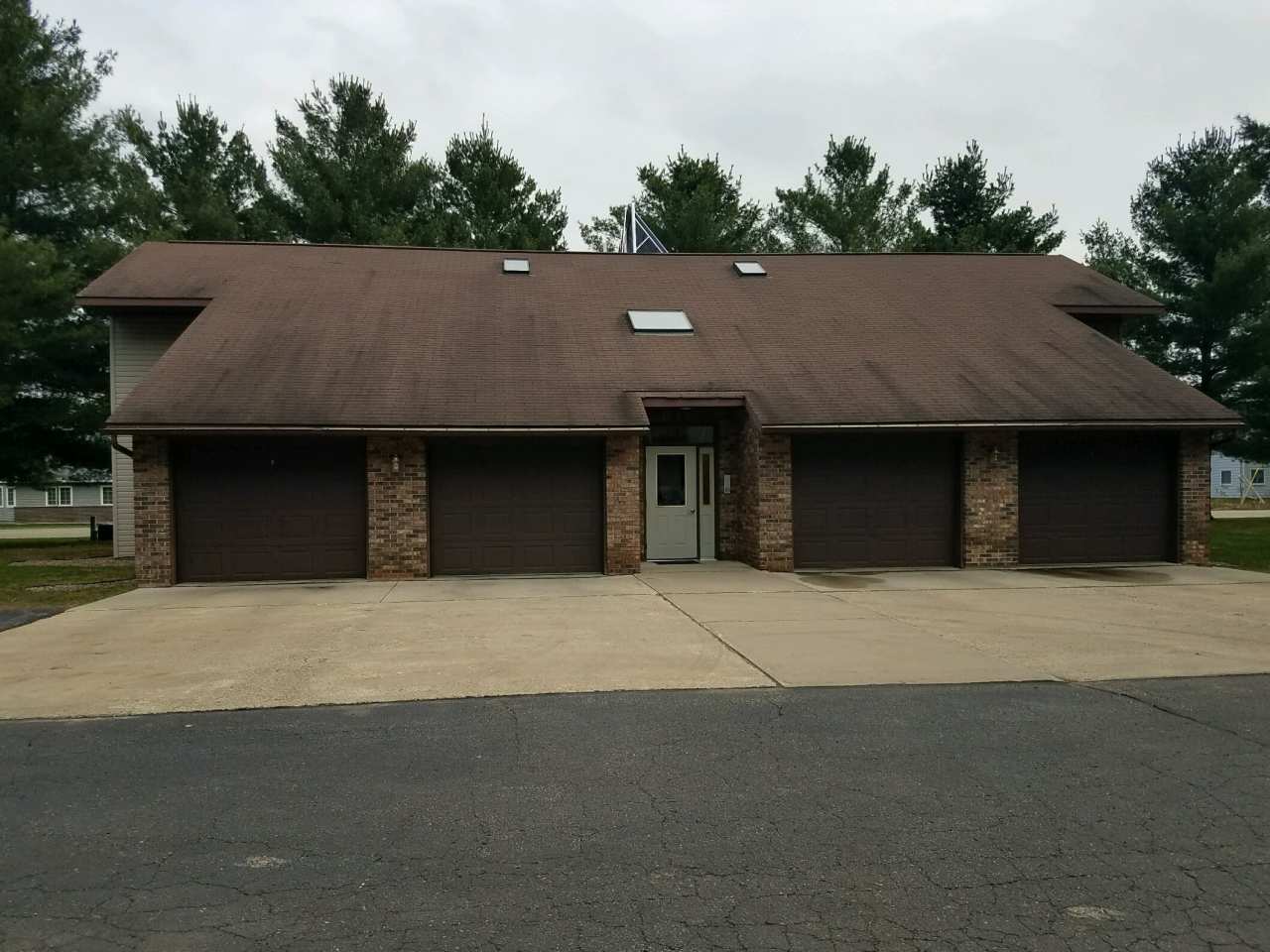 525 North Point DriveApt A