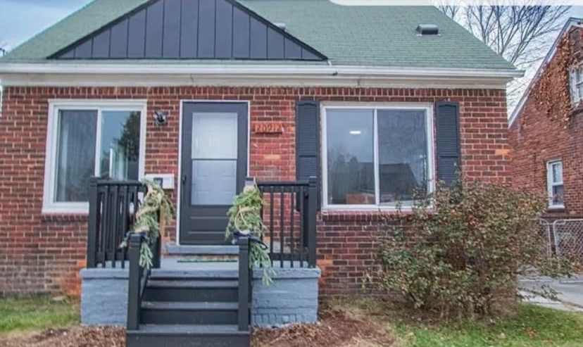 20912 Universal Avenue