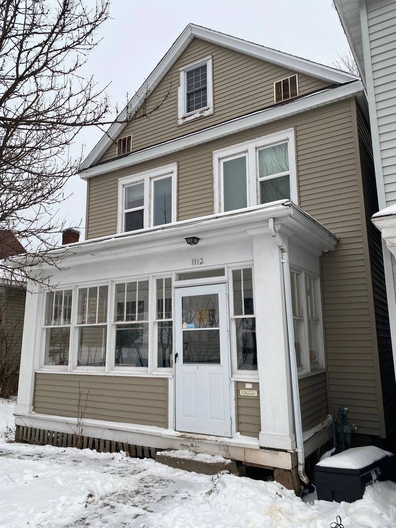 AVAILABLE JUNE 1ST - Huge 4 Story Hillside Home!