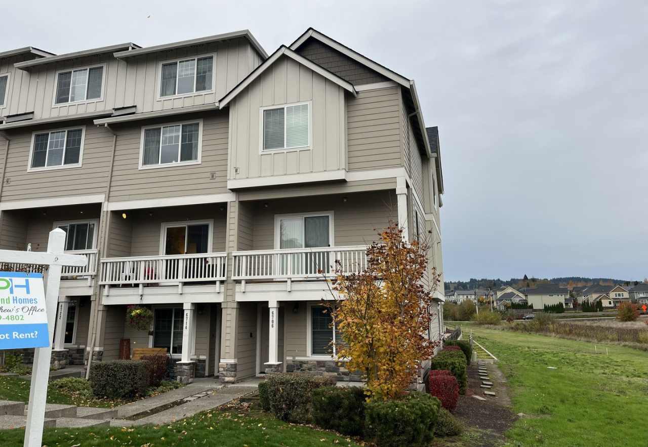 Modern 3-Bedroom End-Unit Townhome with 2 Balconies, Granite Kitchen  Oversized Tandem Garage!