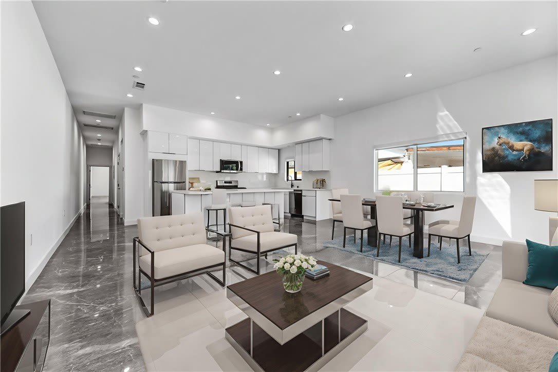 6825 Ranchito Avenue