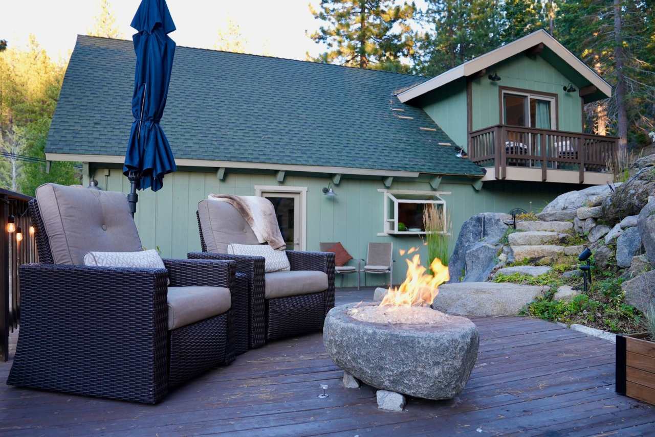 Nice house in Stateline available September 1st!