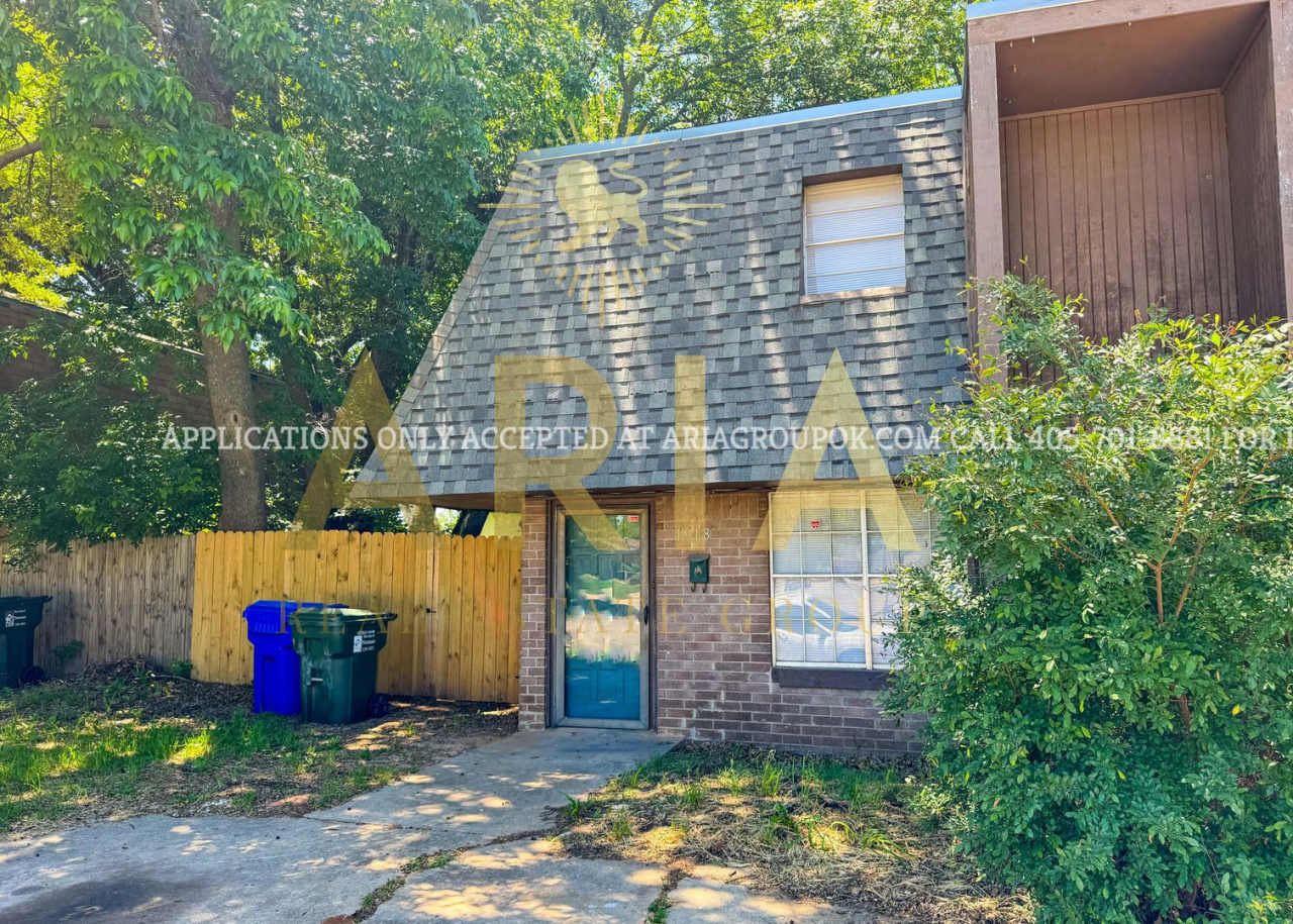 2 Bed/1.5 Bath Shaded Townhome Close to Campus! Available for Immediate Move-in!