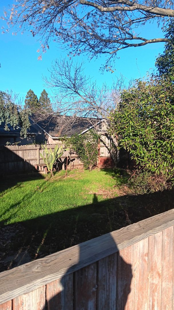 Charming 2x1 With Attached Garage  Backyard! Available 9/10!