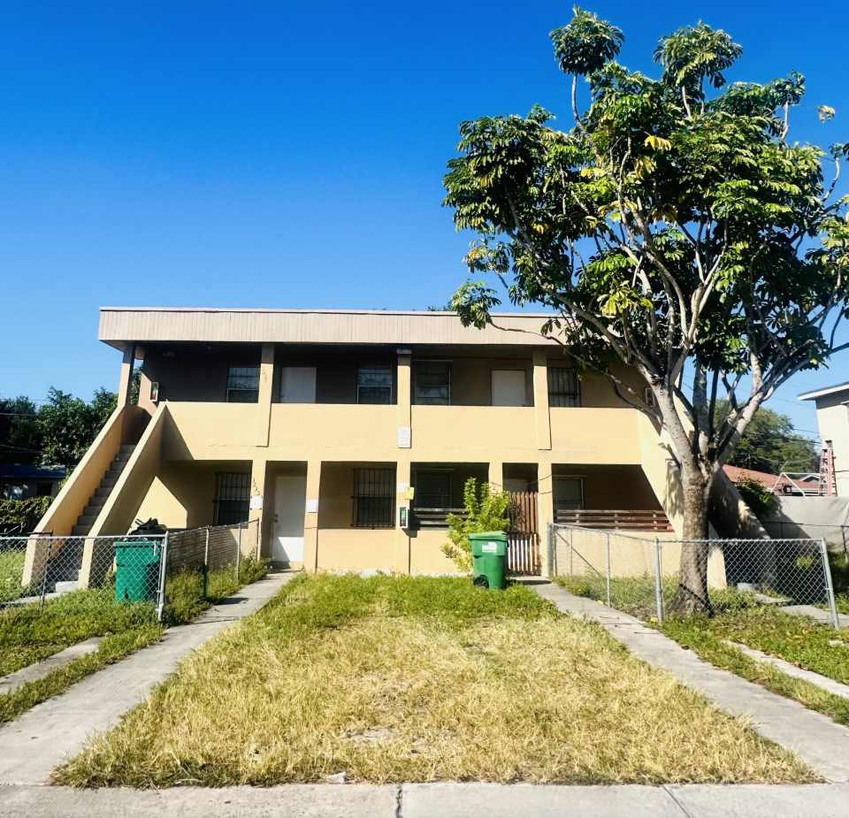 3225 NW 48th St. #3221