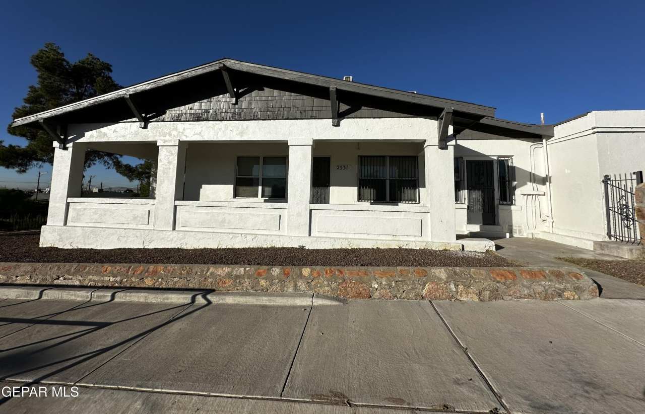 2531 Pershing Drive unit: B