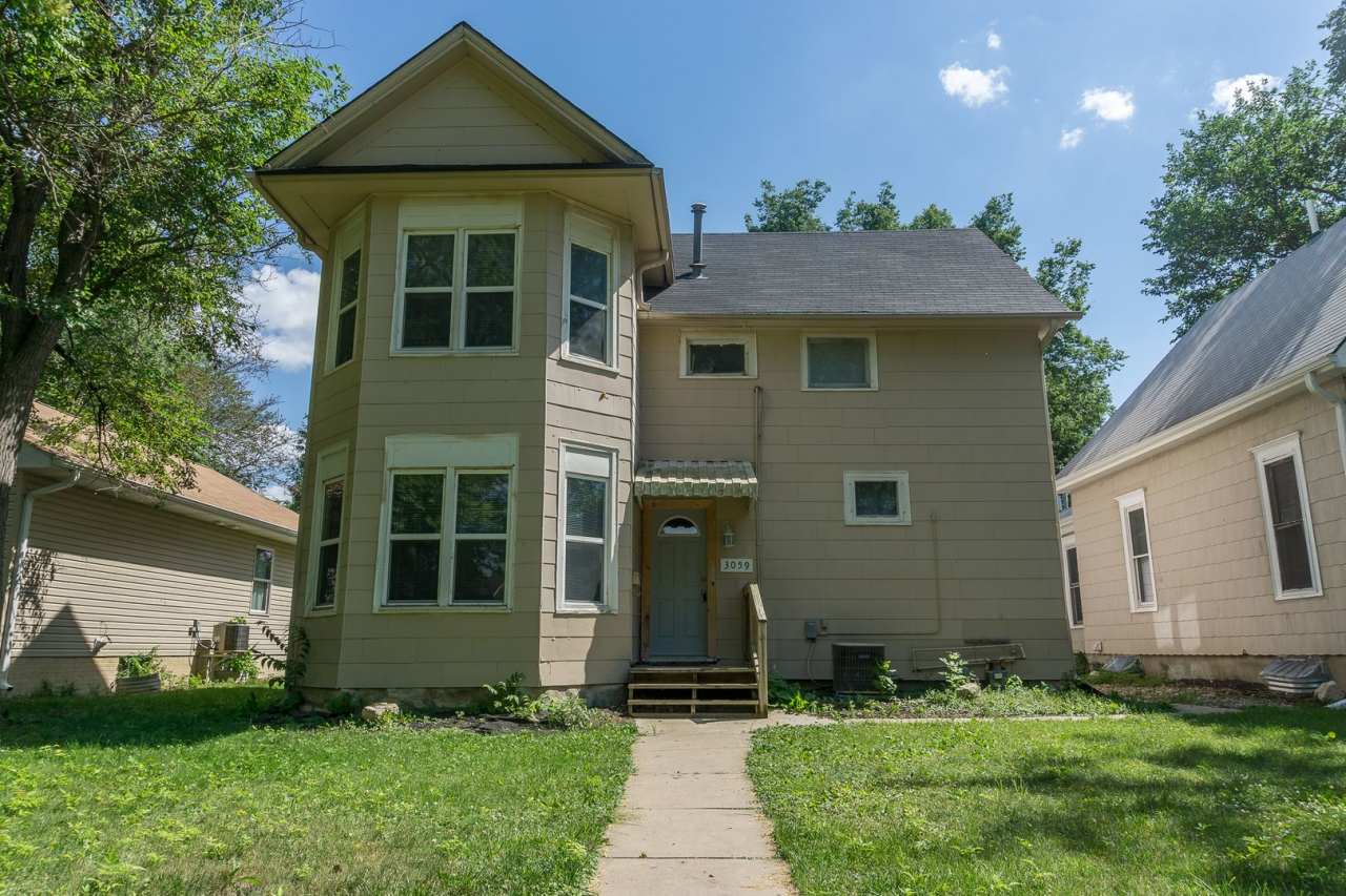 5 Bedroom House Available!