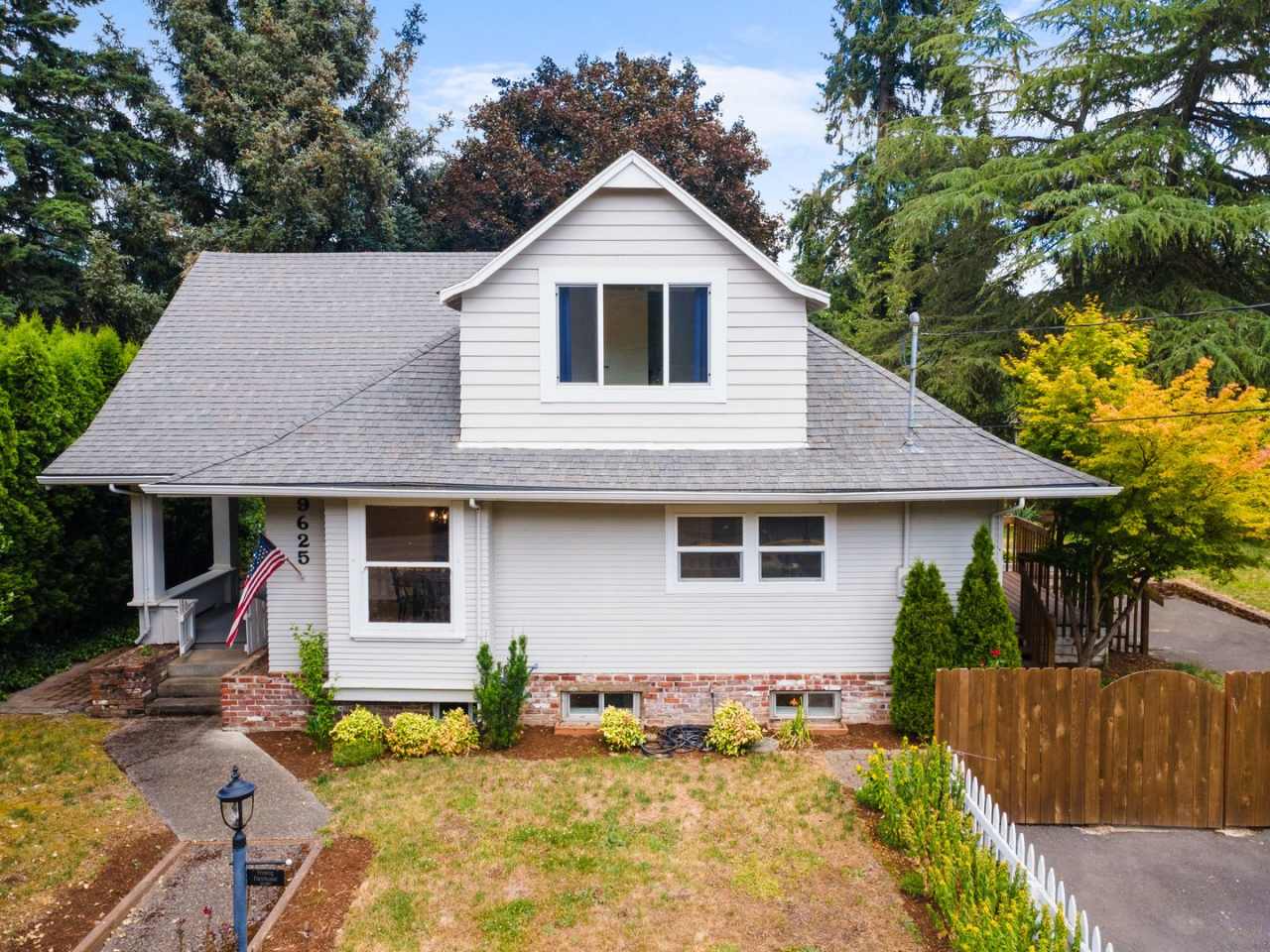 Beautiful 3,485 SqFt Home with Updated Kitchen  Modern Finishes