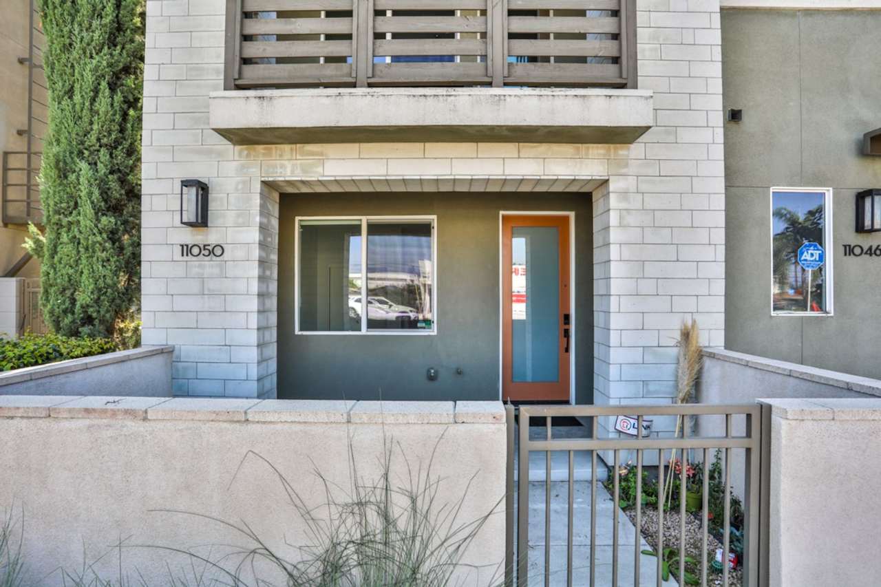 3 bedroom 2.5 bath in Gated Community