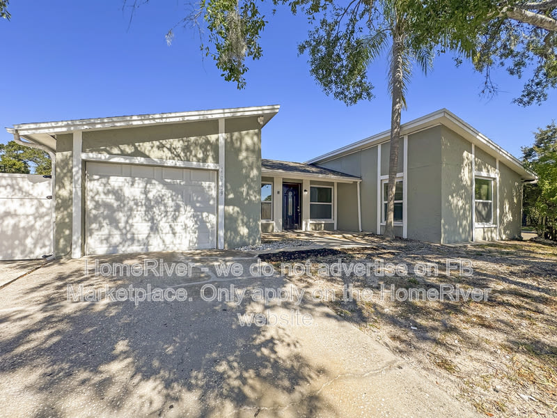 10109 Royal Acres Ct