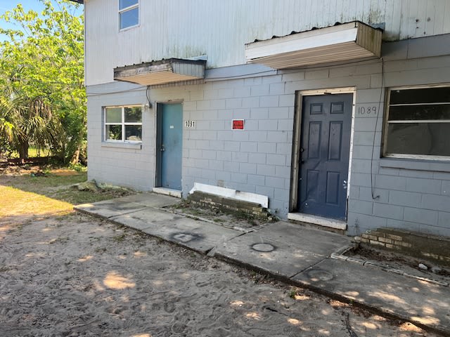 1089 South De Leon Avenue