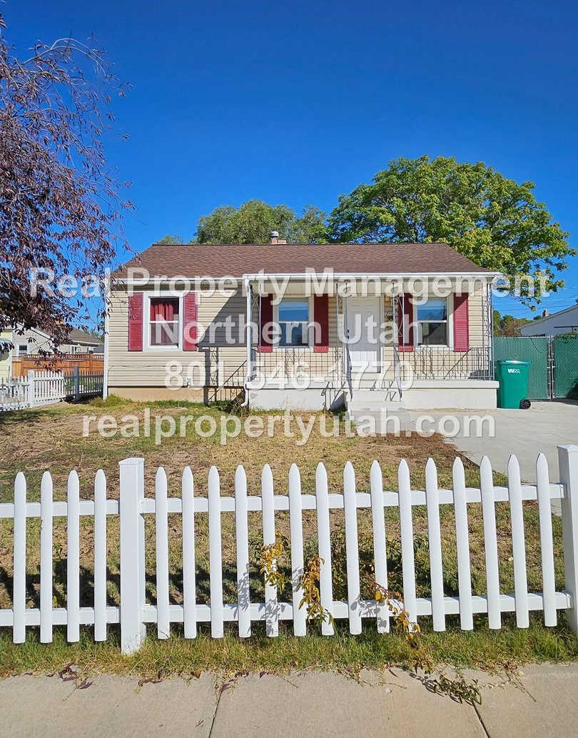 Darling 3 Bedroom Home in Clearfield Now Available!