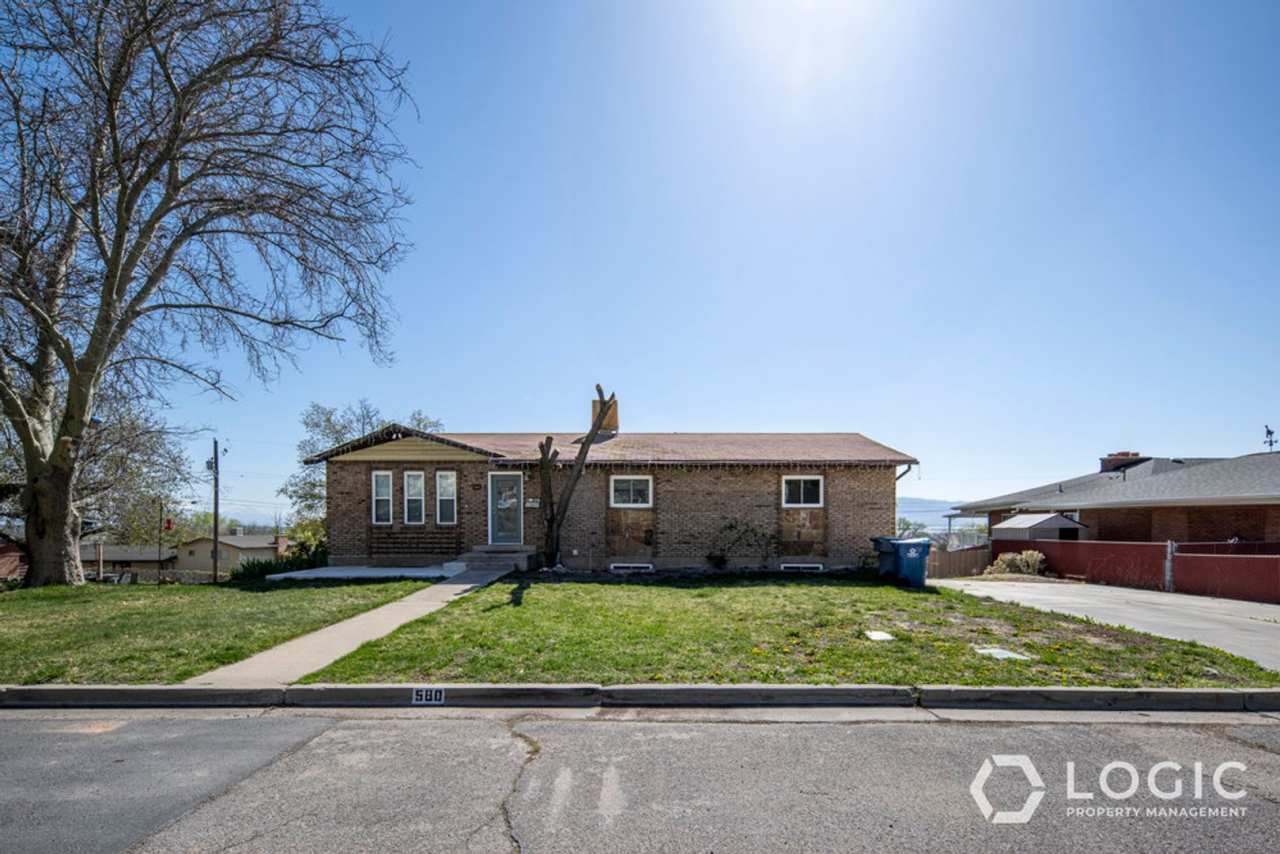 Beautiful Home in Pleasant Grove Utah! Upstairs Unit! Summer term rental